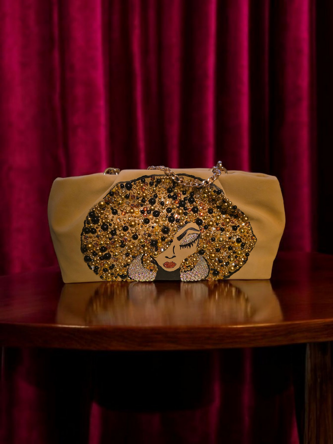 Slouchy clutch